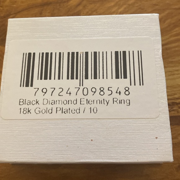 Black Stone Eternity Ring - Picture 4 of 4